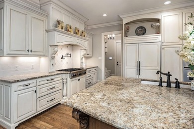 Stunning luxury home located in the prestigious gated Chenal - photo 9