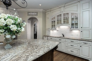 Stunning luxury home located in the prestigious gated Chenal - photo 10