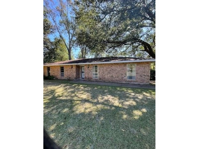 (private lake, pond, coastal) Home For Sale in Alexandria Louisiana