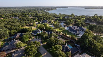 Privacy, mature trees, and a peaceful setting are becoming - photo 3