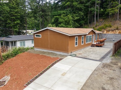 Brand new and never lived in, this 2025 manufactured home is - photo 1