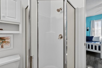 Perfectly positioned just minutes from the beautiful shoreline - photo 25