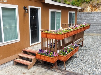 Brand new and never lived in, this 2025 manufactured home is - photo 5