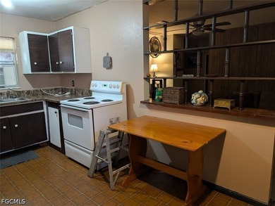 1963 concrete block house in need of some love. Endless - photo 8
