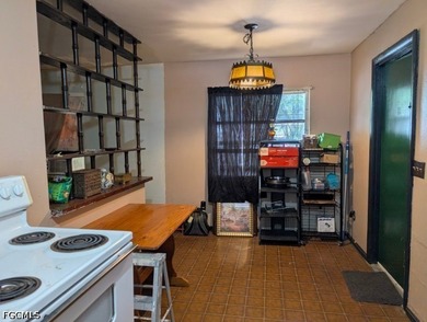 1963 concrete block house in need of some love. Endless - photo 10