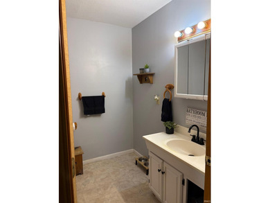 Perfect time for a new home! Enjoy lake living with this - photo 15