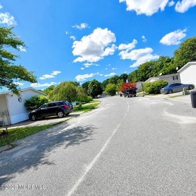 Welcome to this well-maintained 4-bedroom, 2-full-bath home in - photo 3
