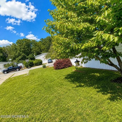 Welcome to this well-maintained 4-bedroom, 2-full-bath home in - photo 4