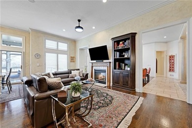 Meticulously maintained, maintenance-provided villa in the - photo 13