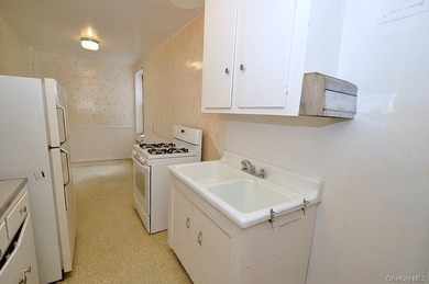 Great opportunity to own a two-bedroom co-op in sought-after - photo 13