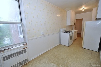 Great opportunity to own a two-bedroom co-op in sought-after - photo 16