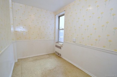Great opportunity to own a two-bedroom co-op in sought-after - photo 18