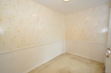 Great opportunity to own a two-bedroom co-op in sought-after - photo 19