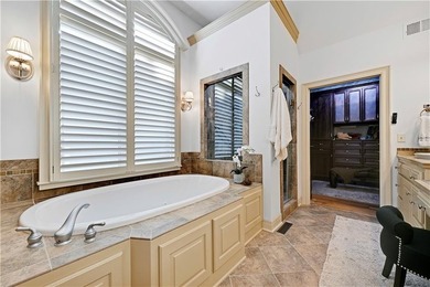 Meticulously maintained, maintenance-provided villa in the - photo 31