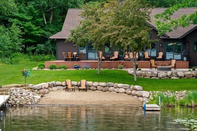 Enjoy lake living the way it was meant to be with this - photo 33