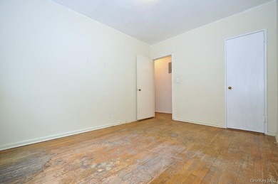 Great opportunity to own a two-bedroom co-op in sought-after - photo 34