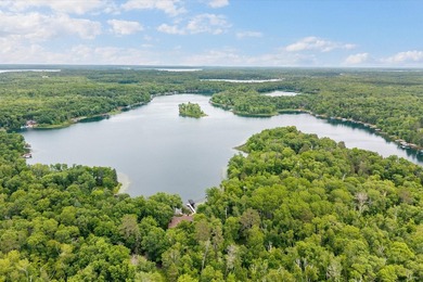 Enjoy lake living the way it was meant to be with this - photo 34