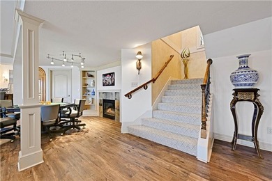 Meticulously maintained, maintenance-provided villa in the - photo 35
