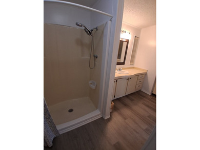 **FULLY REMODELED** Spacious 1,450 sq ft -- 2 Bedroom, 2 Bath - photo 36