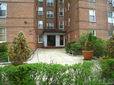 Great opportunity to own a two-bedroom co-op in sought-after - photo 39