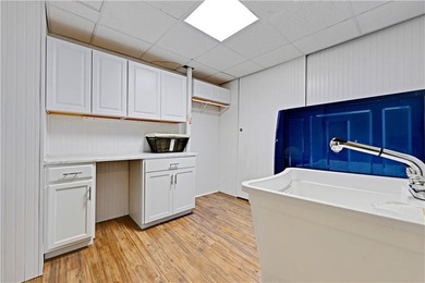 Meticulously maintained, maintenance-provided villa in the - photo 46