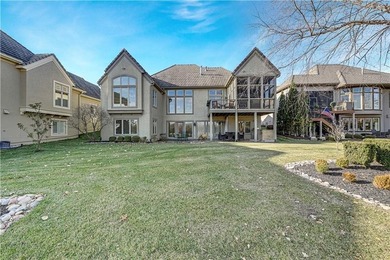 Meticulously maintained, maintenance-provided villa in the - photo 49