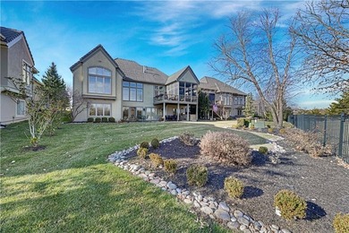 Meticulously maintained, maintenance-provided villa in the - photo 50