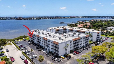 Experience sophisticated coastal living in this exquisitely - photo 2