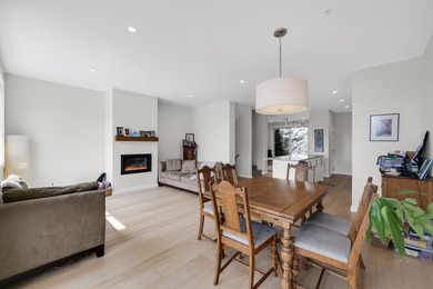 Breathtaking views and a private backyard! Bright and - photo 6