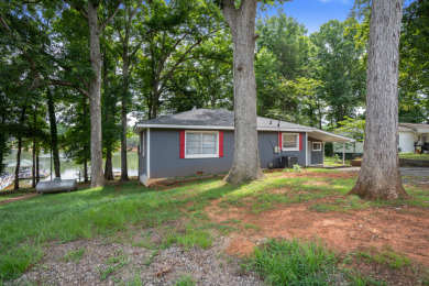 Lake Hartwell Home For Sale in Townville South Carolina