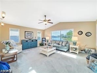 WELCOME TO YOUR OWN PRIVATE PIECE OF PARADISE IN THE HEART OF - photo 7