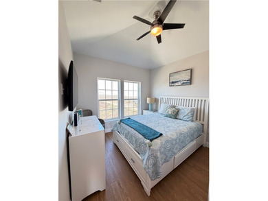 Welcome to a beautifully refreshed townhome designed for those - photo 11