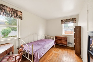 Welcome to easy living in this charming 3-bedroom, 1-bath ranch - photo 12