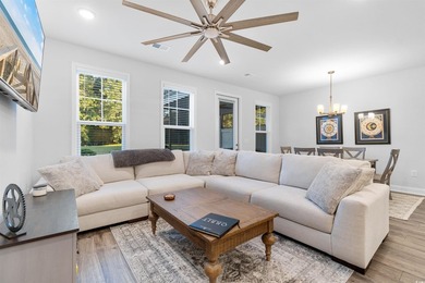 Beautiful 4-bedroom, 3.5-bath townhome located in the highly - photo 2