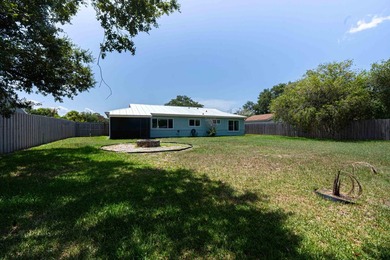 Welcome to this beautifully updated 3-bedroom, 2-bath home, this - photo 13