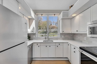 Beautifully remodeled 3-bedroom, 2-bath home set along the Dunes - photo 14