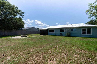 Welcome to this beautifully updated 3-bedroom, 2-bath home, this - photo 14