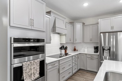 Beautiful 4-bedroom, 3.5-bath townhome located in the highly - photo 7