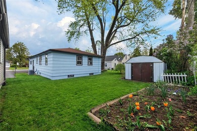 Welcome to easy living in this charming 3-bedroom, 1-bath ranch - photo 19