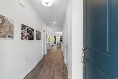 Beautiful 4-bedroom, 3.5-bath townhome located in the highly - photo 10
