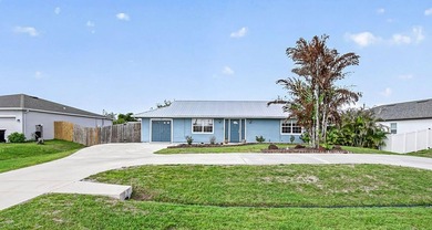 Welcome home to this perfect cozy house. The 2 bedroom 2 - photo 1