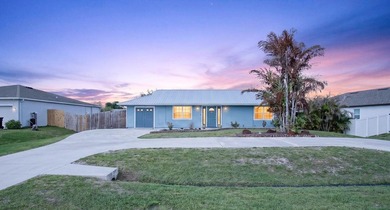 Welcome home to this perfect cozy house. The 2 bedroom 2 - photo 2
