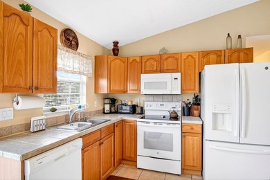 Welcome home to this perfect cozy house. The 2 bedroom 2 - photo 8