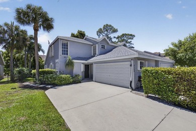 Spacious townhouse with Brand New Roof, newer plumbing, and new - photo 2