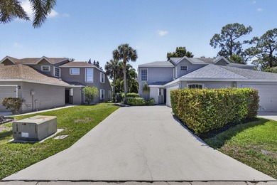 Spacious townhouse with Brand New Roof, newer plumbing, and new - photo 3