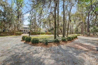 Located within the prestigious Ford Field and River Club in the - photo 50