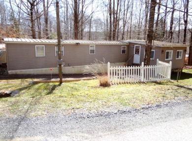 Lake Wallenpaupack Home Sale Pending in Greentown Pennsylvania