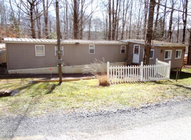 Lake Home Off Market in Greentown, Pennsylvania