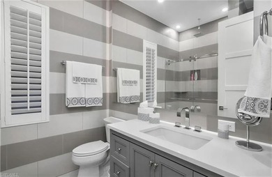 Bright and airy LAKEFRONT residence extensively redesigned with - photo 5