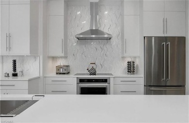 Bright and airy LAKEFRONT residence extensively redesigned with - photo 8